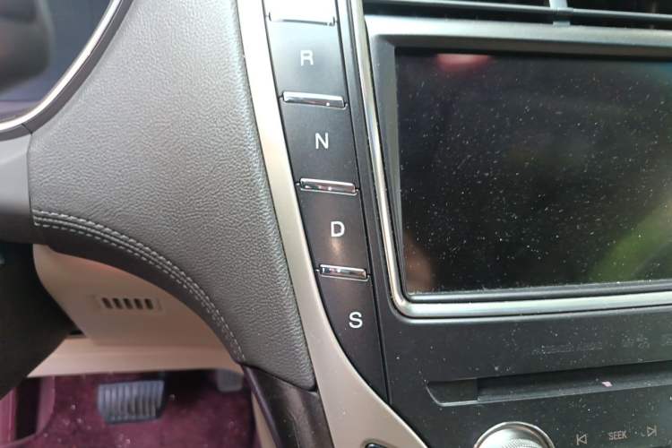 Used Lincoln Nautilus 2019 2.0T Four-Wheel Drive Zunya Edition China V Standard Gear Lever
