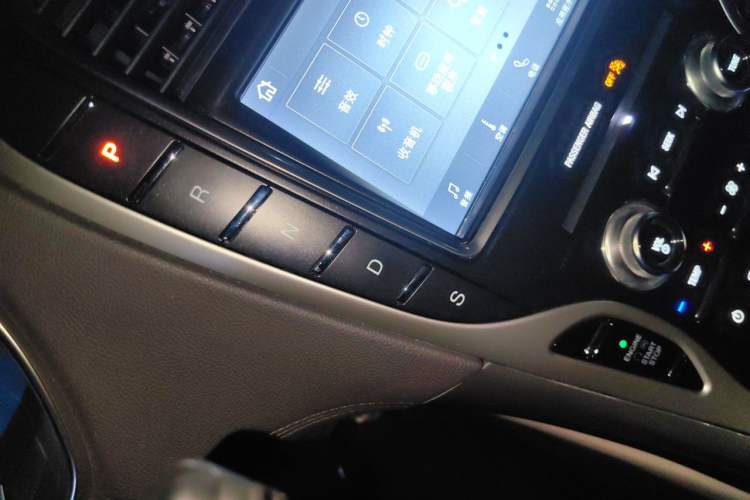 Used Lincoln Nautilus 2019 2.0T Two-Wheel Drive Luxury Edition China VI Standard Gear Lever