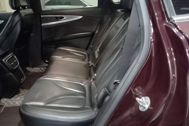 Used Lincoln Nautilus 2019 2.0T Two-Wheel Drive Luxury Edition China VI Standard Left Rear Seat