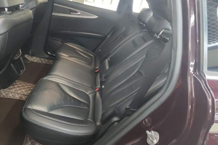 Used Lincoln Nautilus 2019 2.0T Two-Wheel Drive Luxury Edition China VI Standard Left Rear Seat