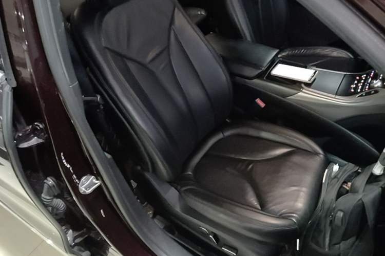 Used Lincoln Nautilus 2019 2.0T Two-Wheel Drive Luxury Edition China VI Standard Right Front Seat