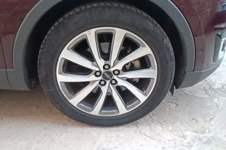 Used Lincoln Nautilus 2019 2.0T Four-Wheel Drive Zunya Edition China VI Standard Right Front Wheel Hub