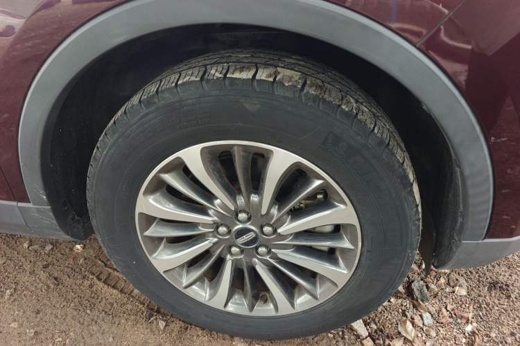 Used Lincoln Nautilus 2019 2.0T Two-Wheel Drive Luxury Edition China VI Standard Right Front Wheel Hub