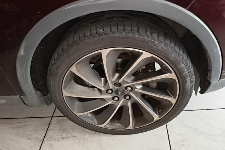 Used Lincoln Nautilus 2019 2.7T Four-Wheel Drive Prestige Edition China VI Standard Right Front Wheel Hub