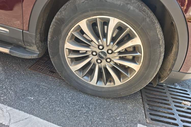 Used Lincoln Nautilus 2019 2.0T Two-Wheel Drive Luxury Edition China VI Standard Right Front Wheel Hub