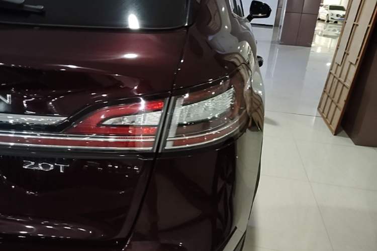 Used Lincoln Nautilus 2019 2.0T Two-Wheel Drive Luxury Edition China VI Standard Right Rear Taillight