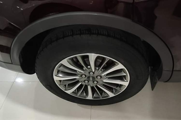 Used Lincoln Nautilus 2019 2.0T Two-Wheel Drive Luxury Edition China VI Standard Right Rear Wheel Hub