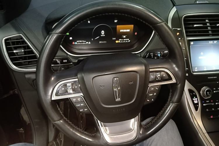 Used Lincoln Nautilus 2019 2.0T Two-Wheel Drive Luxury Edition China VI Standard Steering Wheel