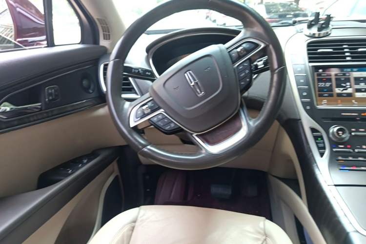 Used Lincoln Nautilus 2019 2.0T Four-Wheel Drive Zunya Edition China V Standard Steering Wheel