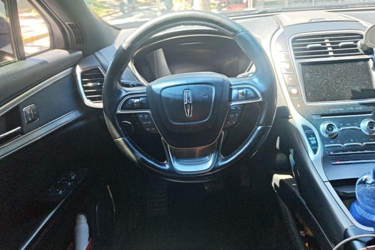 Used Lincoln Nautilus 2019 2.0T Two-Wheel Drive Luxury Edition China VI Standard Steering Wheel