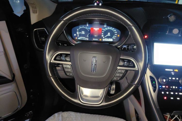 Used Lincoln Nautilus 2019 2.0T Two-Wheel Drive Luxury Edition China VI Standard Steering Wheel
