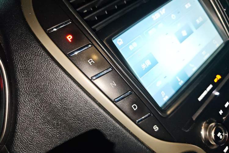 Used Lincoln Nautilus 2019 2.0T Four-Wheel Drive Zunya Edition China VI Standard Gear Lever