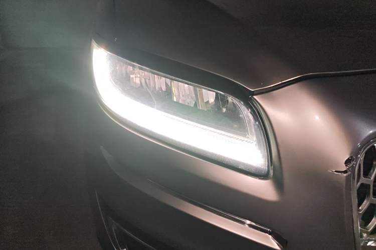 Used Lincoln Nautilus 2019 2.0T Four-Wheel Drive Zunya Edition China VI Standard Right Front Headlight