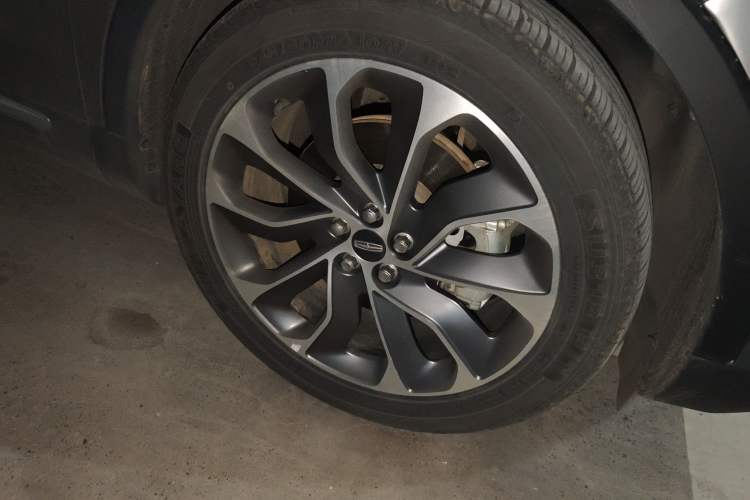 Used Lincoln Nautilus 2019 2.0T Four-Wheel Drive Zunya Edition China VI Standard Right Front Wheel Hub