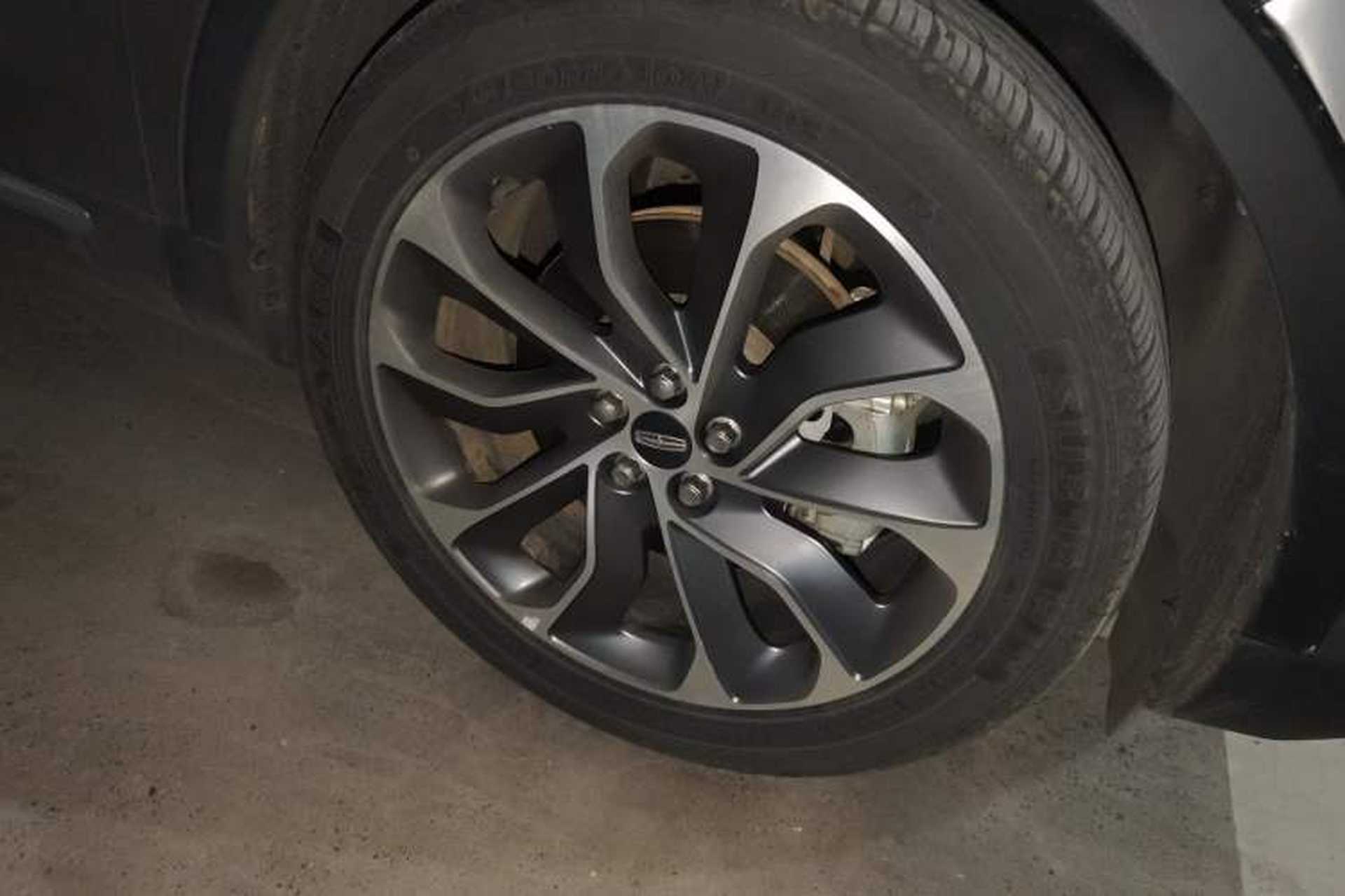Used Lincoln Nautilus 2019 2.0T Four-Wheel Drive Zunya Edition China VI Standard Right Front Wheel Hub