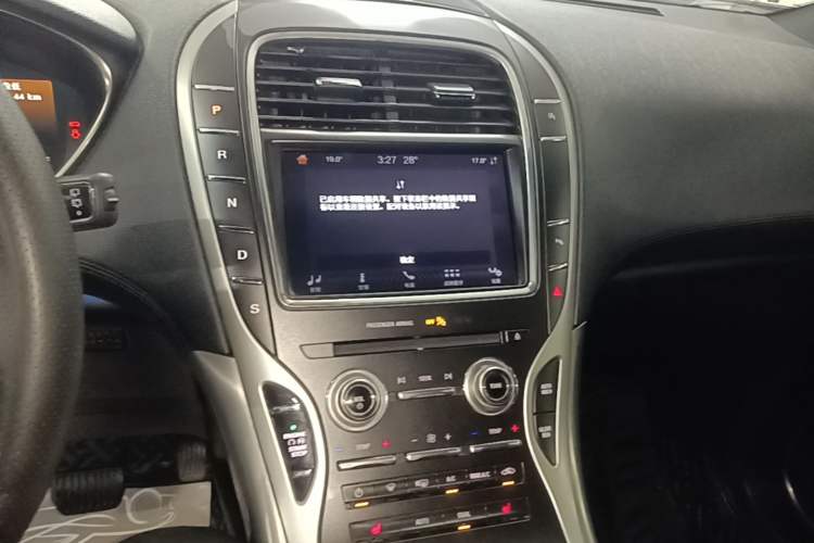 Used Lincoln Nautilus 2019 2.0T Two-Wheel Drive Luxury Edition China VI Standard Audio And AC Panel