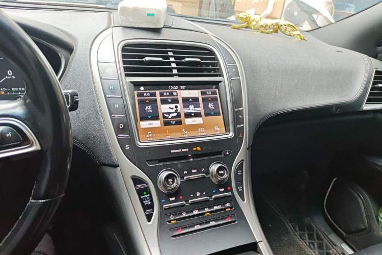 Used Lincoln Nautilus 2019 2.0T Two-Wheel Drive Luxury Edition China VI Standard Audio And AC Panel