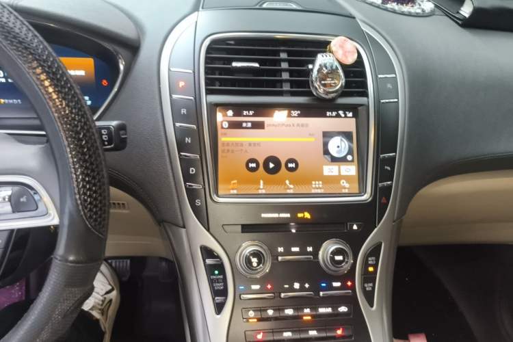 Used Lincoln Nautilus 2019 2.0T Two-Wheel Drive Luxury Edition China VI Standard Audio And AC Panel