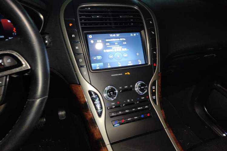 Used Lincoln Nautilus 2019 2.0T Four-Wheel Drive Zunya Edition China VI Standard Audio And AC Panel