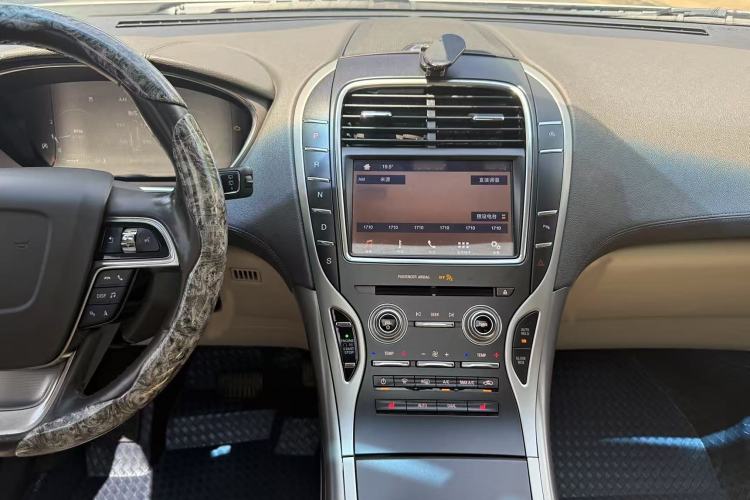 Used Lincoln Nautilus 2019 2.0T Two-Wheel Drive Luxury Edition China VI Standard Audio And AC Panel