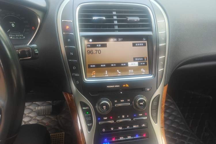 Used Lincoln Nautilus 2019 2.0T Four-Wheel Drive Zunya Edition China VI Standard Audio And AC Panel