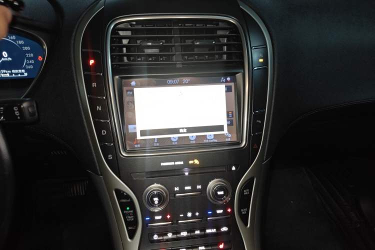 Used Lincoln Nautilus 2019 2.0T Two-Wheel Drive Luxury Edition China VI Standard Audio And AC Panel