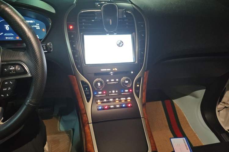 Used Lincoln Nautilus 2019 2.0T Four-Wheel Drive Zunya Edition China VI Standard Audio And AC Panel