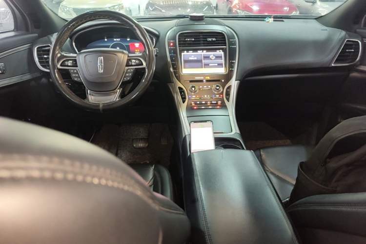 Used Lincoln Nautilus 2019 2.0T Two-Wheel Drive Luxury Edition China VI Standard Center Console