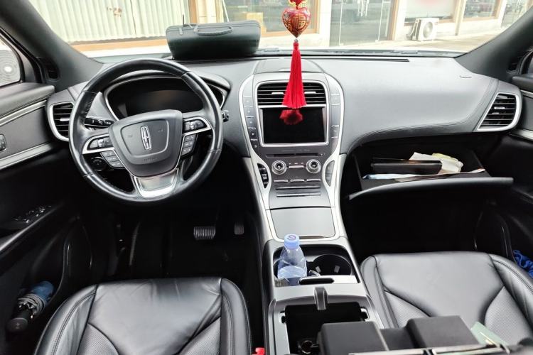 Used Lincoln Nautilus 2019 2.0T Two-Wheel Drive Luxury Edition China VI Standard Center Console