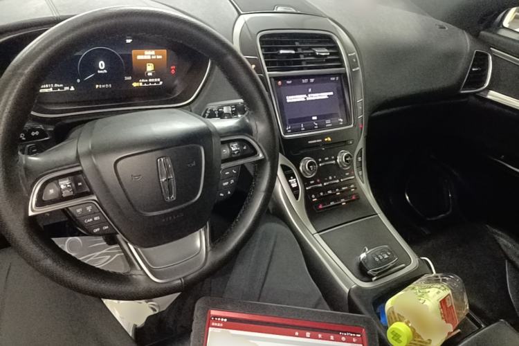 Used Lincoln Nautilus 2019 2.0T Two-Wheel Drive Luxury Edition China VI Standard Center Console