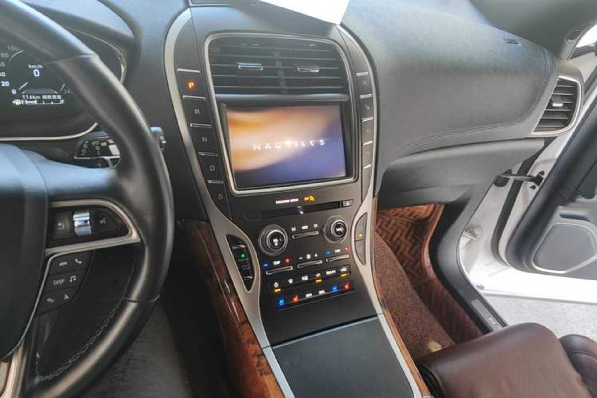 Used Lincoln Nautilus 2019 2.7T Four-Wheel Drive Prestige Edition China VI Standard Center Console
