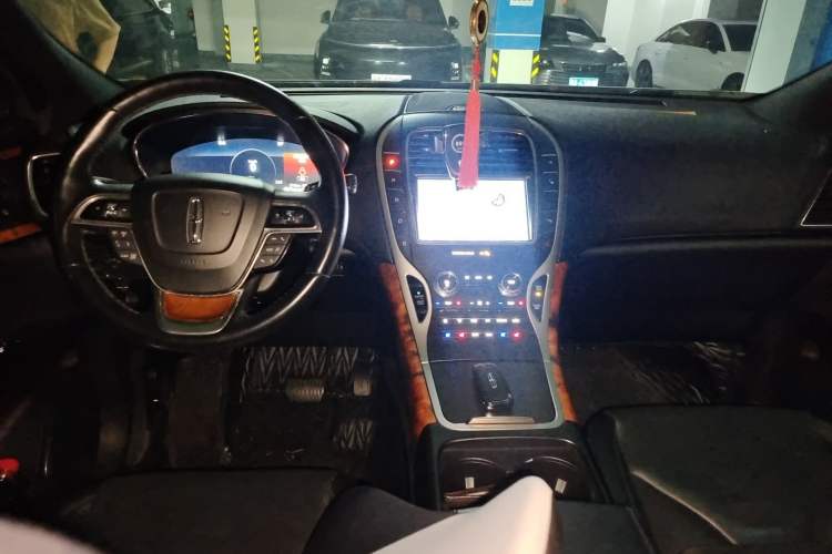 Used Lincoln Nautilus 2019 2.0T Four-Wheel Drive Zunya Edition China V Standard Center Console