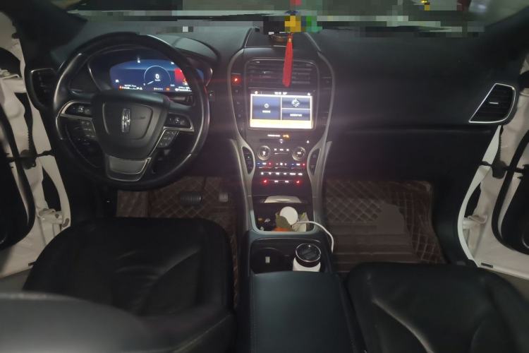 Used Lincoln Nautilus 2019 2.0T Two-Wheel Drive Luxury Edition China VI Standard Center Console