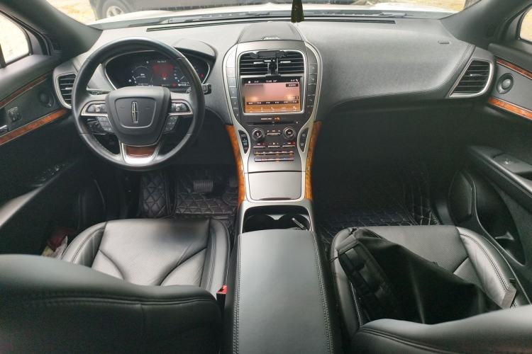 Used Lincoln Nautilus 2019 2.0T Four-Wheel Drive Zunya Edition China VI Standard Center Console