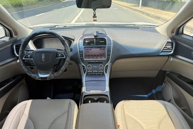 Used Lincoln Nautilus 2019 2.0T Two-Wheel Drive Luxury Edition China VI Standard Center Console