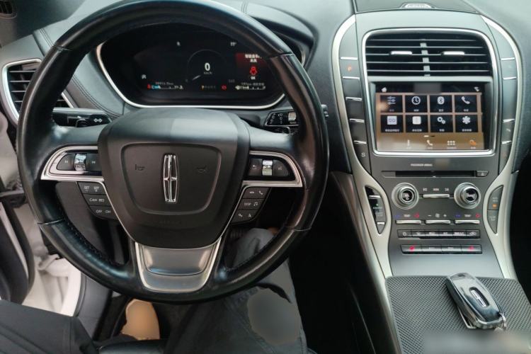 Used Lincoln Nautilus 2019 2.0T Two-Wheel Drive Luxury Edition China VI Standard Center Console