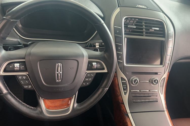Used Lincoln Nautilus 2019 2.0T Four-Wheel Drive Zunya Edition China VI Standard Center Console