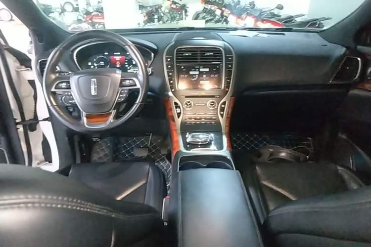 Used Lincoln Nautilus 2019 2.0T Four-Wheel Drive Zunya Edition China VI Standard Center Console