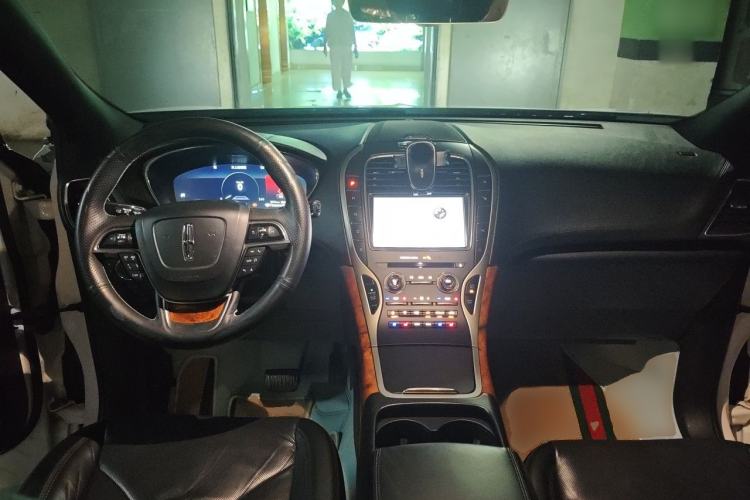 Used Lincoln Nautilus 2019 2.0T Four-Wheel Drive Zunya Edition China VI Standard Center Console