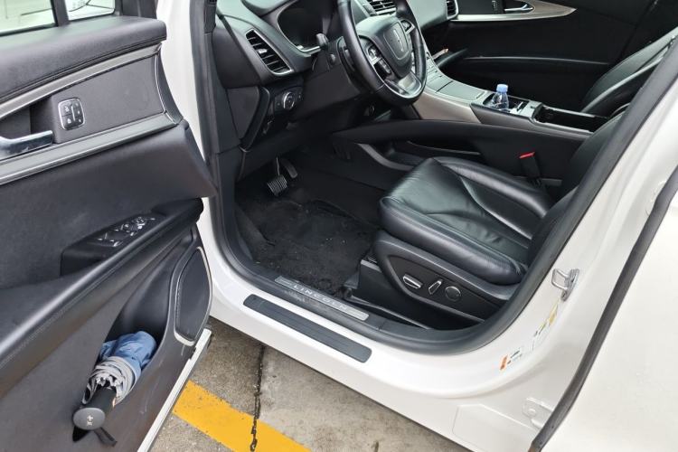 Used Lincoln Nautilus 2019 2.0T Two-Wheel Drive Luxury Edition China VI Standard Driver Seat