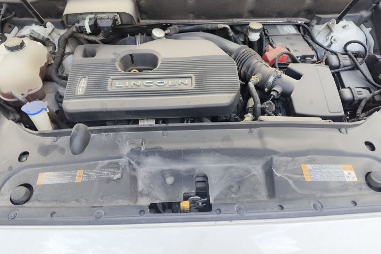 Used Lincoln Nautilus 2019 2.0T Four-Wheel Drive Zunya Edition China VI Standard Engine Bay