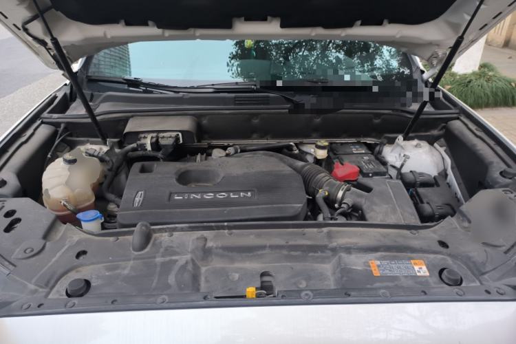 Used Lincoln Nautilus 2019 2.0T Two-Wheel Drive Luxury Edition China VI Standard Engine Bay