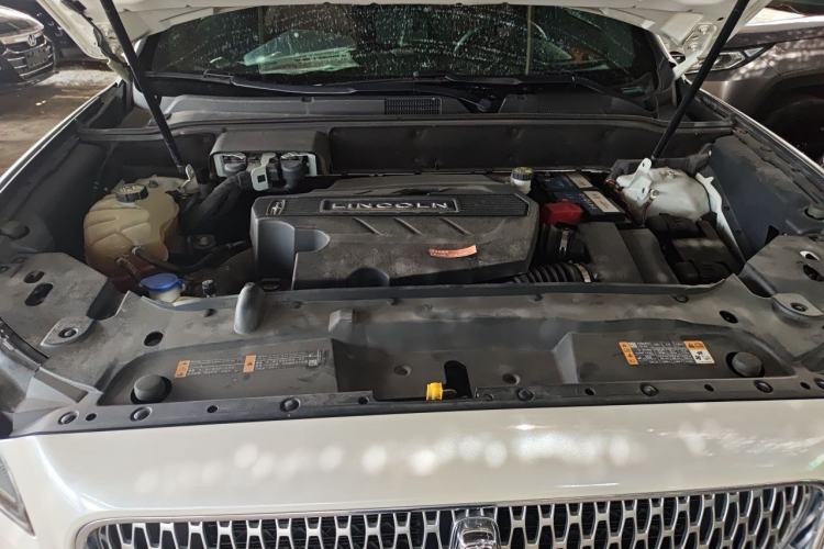 Used Lincoln Nautilus 2019 2.7T Four-Wheel Drive Prestige Edition China VI Standard Engine Bay