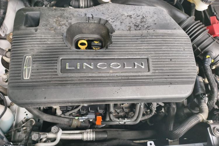 Used Lincoln Nautilus 2019 2.0T Four-Wheel Drive Zunya Edition China VI Standard Engine Bay