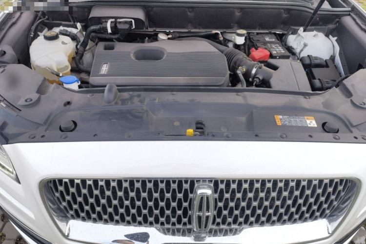Used Lincoln Nautilus 2019 2.0T Two-Wheel Drive Luxury Edition China VI Standard Engine Bay
