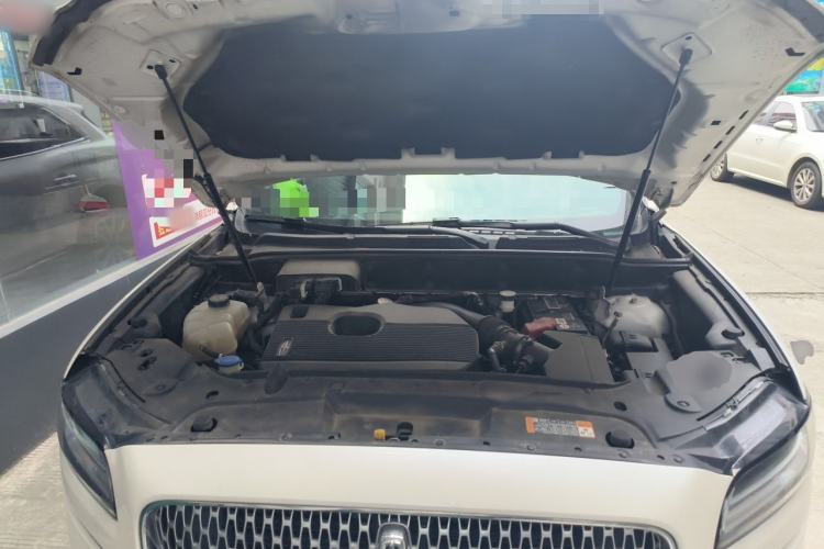 Used Lincoln Nautilus 2019 2.0T Four-Wheel Drive Zunya Edition China VI Standard Engine Bay