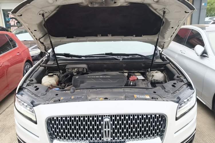 Used Lincoln Nautilus 2019 2.7T Four-Wheel Drive Prestige Edition China VI Standard Engine Bay