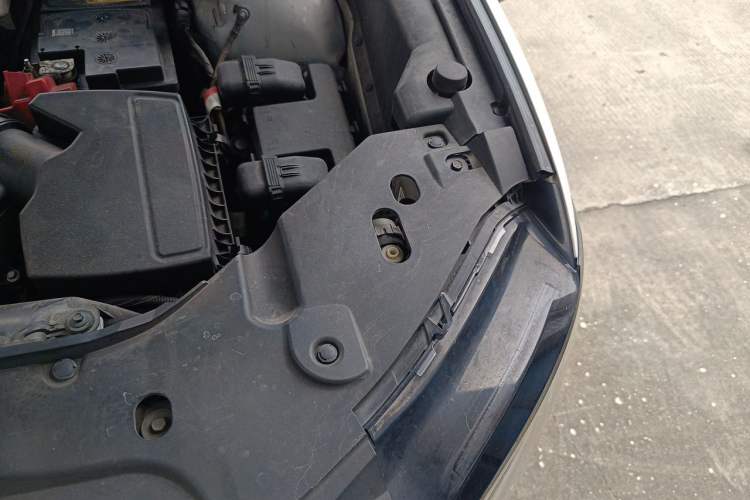 Used Lincoln Nautilus  Engine Bay Left