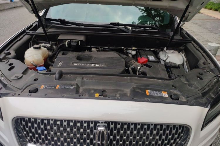 Used Lincoln Nautilus 2019 2.0T Two-Wheel Drive Luxury Edition China VI Standard Engine Bay