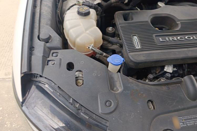 Used Lincoln Nautilus  Engine Bay Right